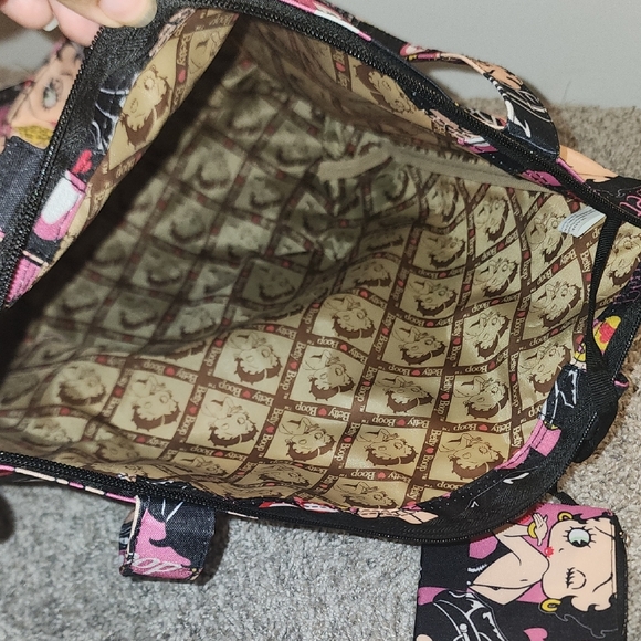 Betty Boop Black and Pink Floral Tote - Picture 10 of 14
